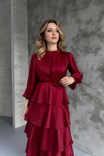 HELİS BUTİK Rochie din satin cu straturi de trandafir burgundă