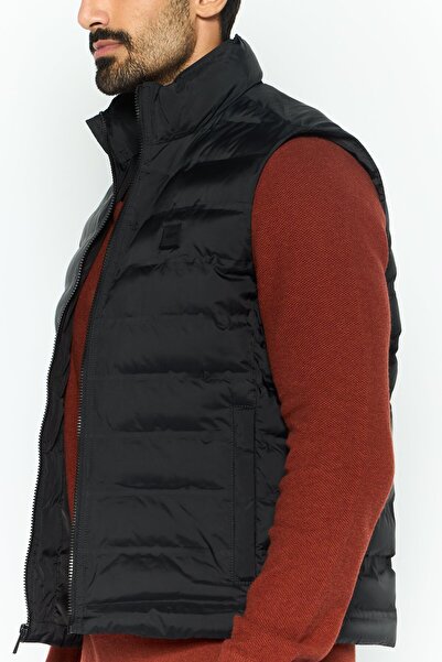Michael Kors Men Quilted Puffer Jacket Vest, Black