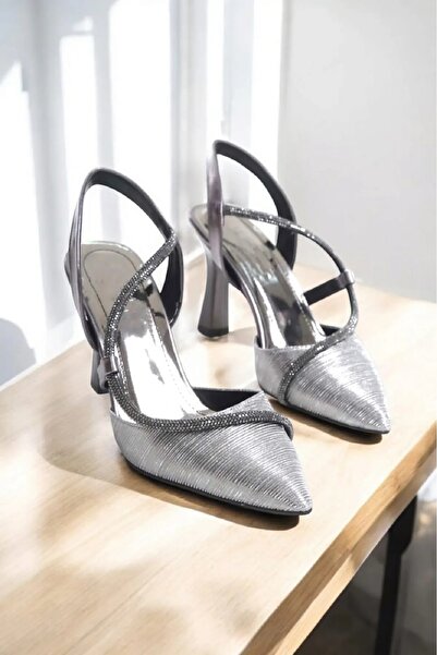 GUİZA حذاء نسائي ذو كعب عالٍ بتفاصيل حجر بلاتيني مفتوح من الخلف، حذاء سهرة ملفوف