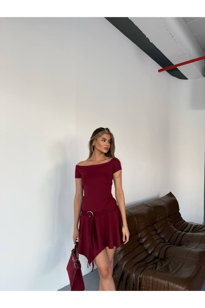 Diviny Rochie cu detaliu cu centură cu croială asimetrică