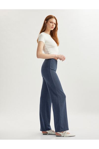 Koton Bequeme, strukturierte, drapierte Hose mit weitem Bein