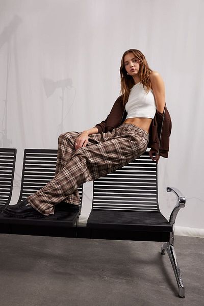 DeFacto Coool Straight Fit karierte Hose mit normaler Taille E7752AX25SP