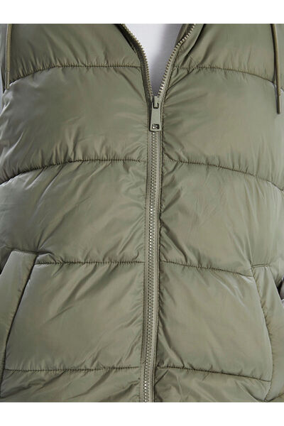 LC Waikiki Lcwaikiki Classic Hooded Women's Puffer Vest