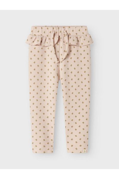 Lil' Atelier Hose Loose Fit Jeans sitzen bequem an der Hüfte und haben eine weite Beinform