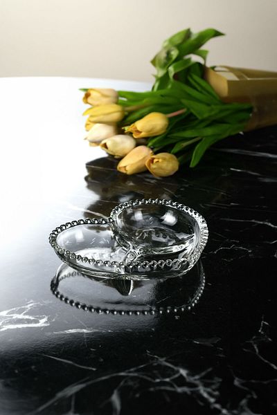TrendDeco Beaded Heart Model Glass Snack Bowl & Presentation Holder with Compartments