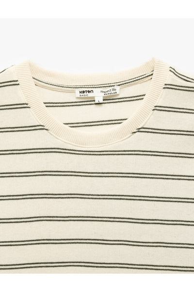 Koton Βαμβακερό μπλουζάκι με κοντό μανίκι με λαιμόκοψη