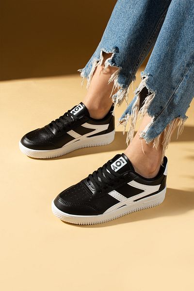 Pembe Potin Black and White Unisex Sports Sneaker Lace-Up Casual Comfortable Sole Shoes