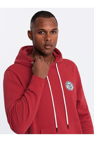 OMBRE Men's kangaroo sweatshirt with hood and college style patch - red V1 OM-SSNZ-0144 L