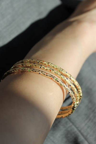 Akça Kuyumcu Renkli Mineli Altın Kelepçe Bilezik