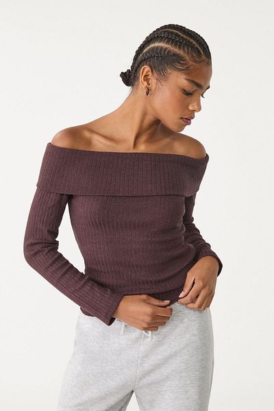 Stradivarius Off-the-shoulder T-shirt
