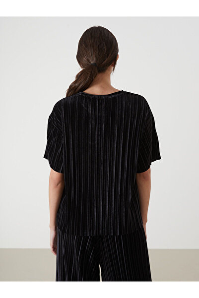 LC Waikiki Γυναικείο μπλουζάκι LCWAIKIKI Basic μαύρο βελούδινο με λαιμόκοψη