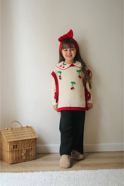 MİO Girl's Cherry Embroidered Sweater Suit