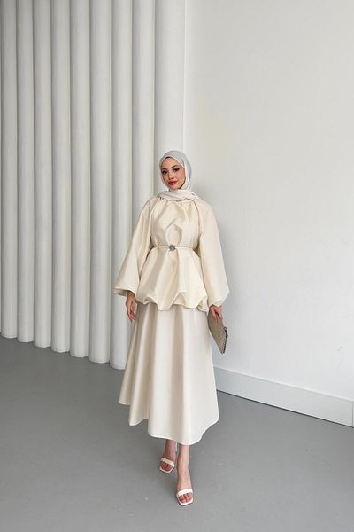 QUQA Cream Color Balloon Sleeves and Taffeta Skirt Suit Set