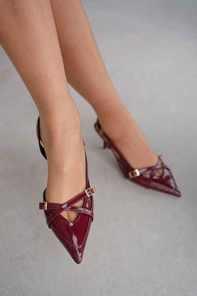 selinshoes Rona vârf ascuțit cu cataramă încrucișată detaliată laterală deschisă stiletto - piele lacuită roșu claret
