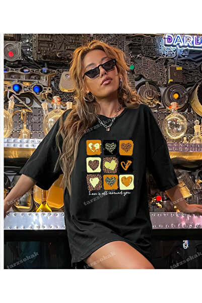 Tarzsokak Тениска с леопардов принт „Love Is All“