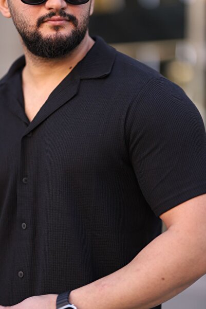 Know Men's Black Knitted Short Sleeve Shirt