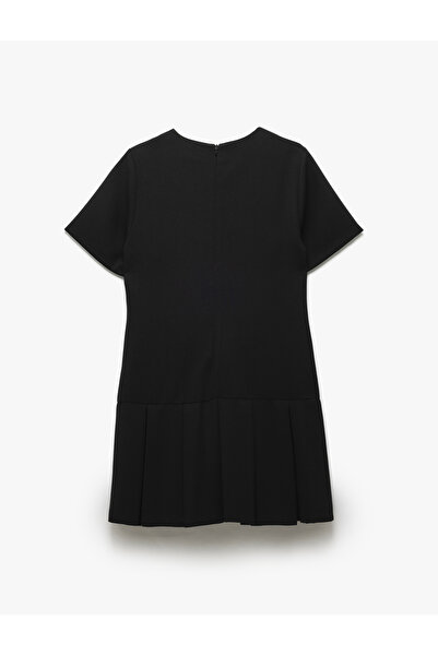 Koton Kısa Kollu Bisiklet Yaka Aplike Çift Cep Detaylı A Kesim Mini Pileli Elbise