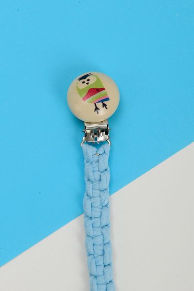 e&f Store Hand Knitted Natural Wooden Pacifier Holder - Owl - Blue