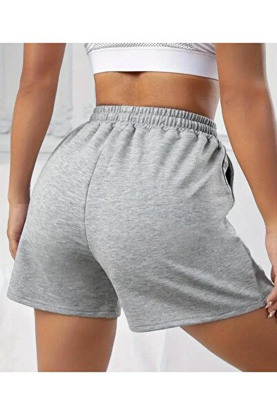 caddekombin Kadın Patili Kalp Baskılı Bermuda Cepli Kordonlu Comfort Fit Kalıp Gri Şort