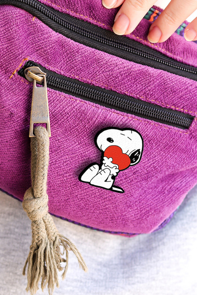 Rozzy Lab Snoopy Kalp - Rozet - Broş - Yaka Çanta Aksesuar