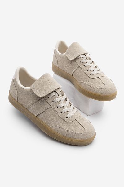 Marjin Damen-Sneaker aus beigem Wildleder – Vinas Retro-Sportschuhe mit Zungendetail