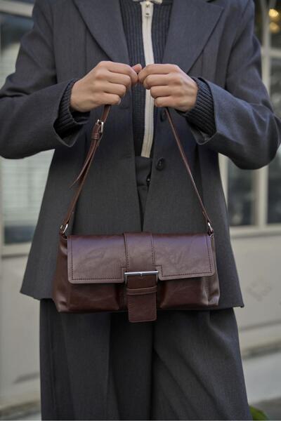 Madamra Barna női bevonatos kézi és válltáska