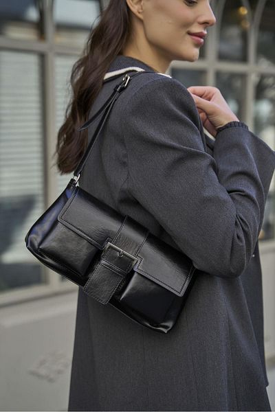 Madamra Schwarze beschichtete Hand- und Umhängetasche für Damen