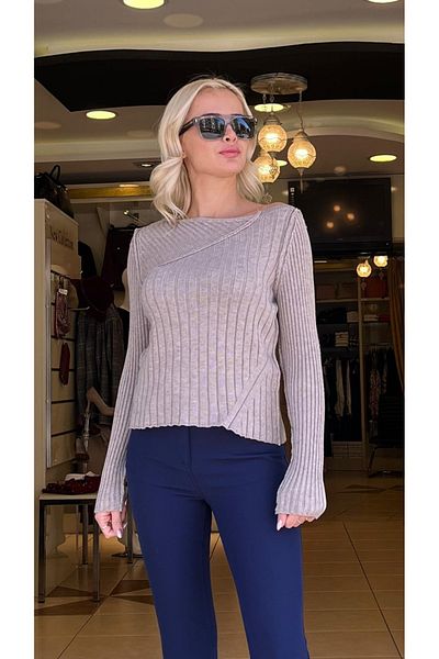 Unique Stylish Sweatshirt with Knitwear Collar