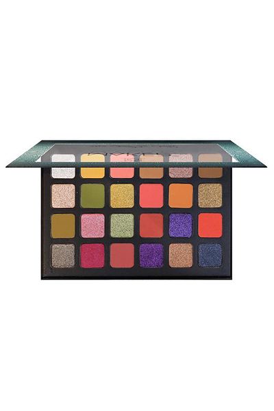 Makeover22 Eyeshadow 24 Color Palette M1704