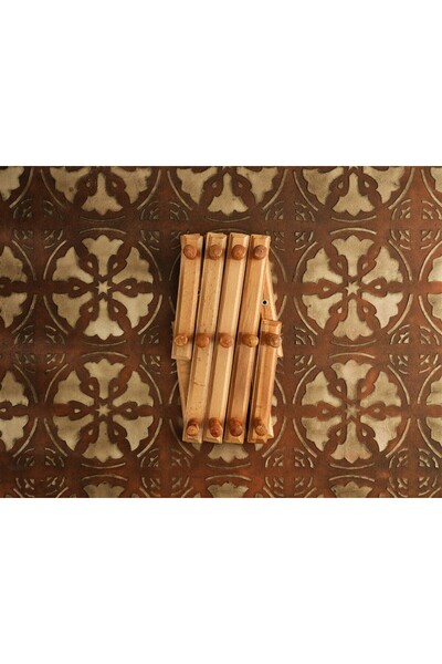 Hedisam Дървена стена с 13 куки за закачане на акордеон