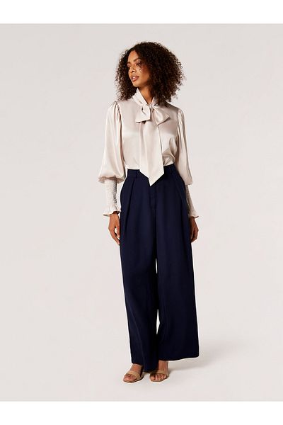 Apricot Satinbluse mit Ballonärmeln
