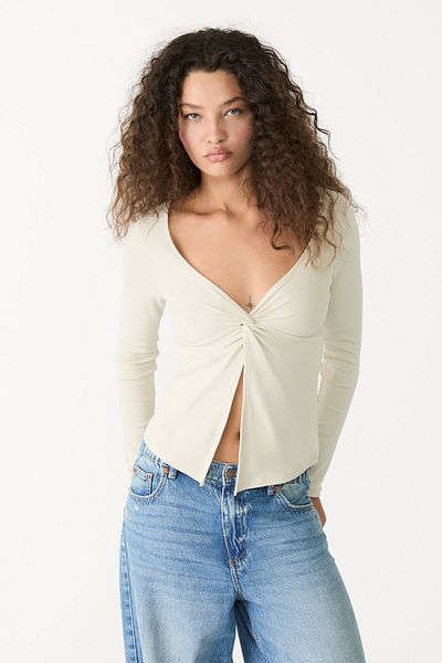 Stradivarius Knotted T-shirt with vent