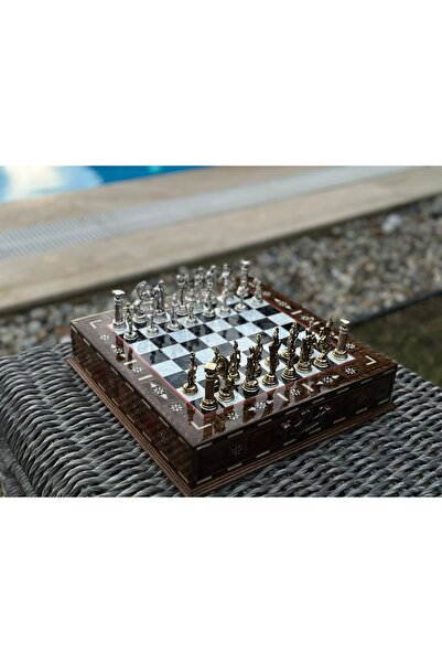 Devrizaman Özel El Yapımı Sedefli Antik Roma Figürlü Satranç Takımı - 30x30 cm