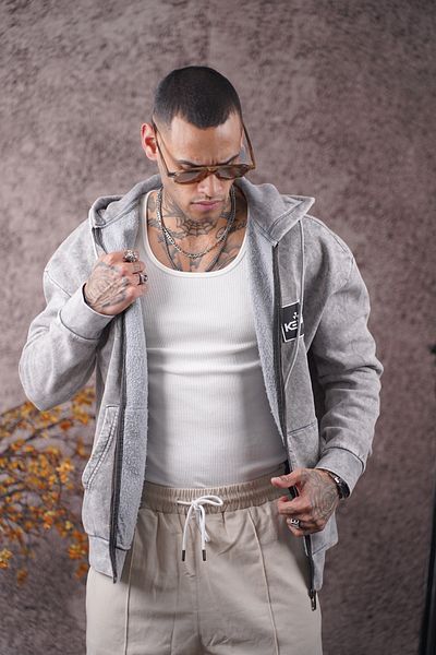 Butik TREND WE Φούτερ με κουκούλα με φερμουάρ καγκουρό με τρεις κλωστές