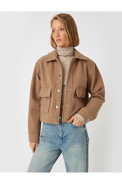 Koton Kaschmir-Crop-Jacke – Hemdkragen, Knöpfe und Taschen