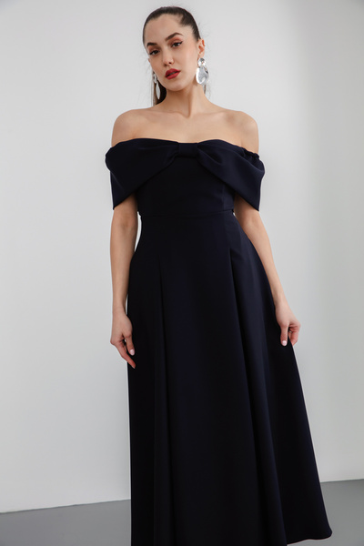 Lafaba Жіноча темно-синя сукня з деталями банта без бретелей та розкльошеною спинкою