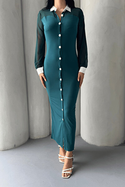 giyimmasalı Φόρεμα από τούλι σε σμαραγδένιο πράσινο - Λεπτομέρεια με κουμπιά