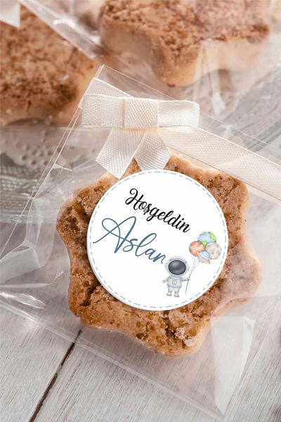 Piksel Grafik Astronaut Baby Sticker, Baby Shower, Birthday, Welcome Sticker 4X4 cm 96 Pieces
