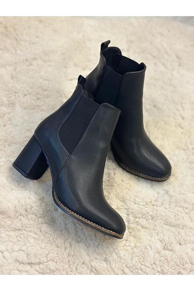 Pine Cone Black Heeled Women's Boots