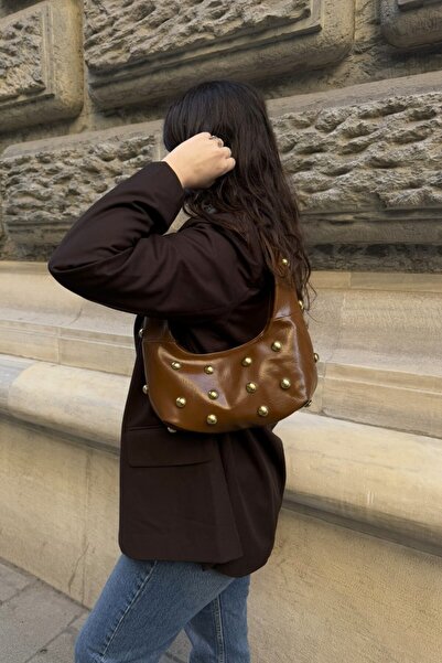 LEONAS Elegant shoulder bag with decorative buckle detail oslo taba