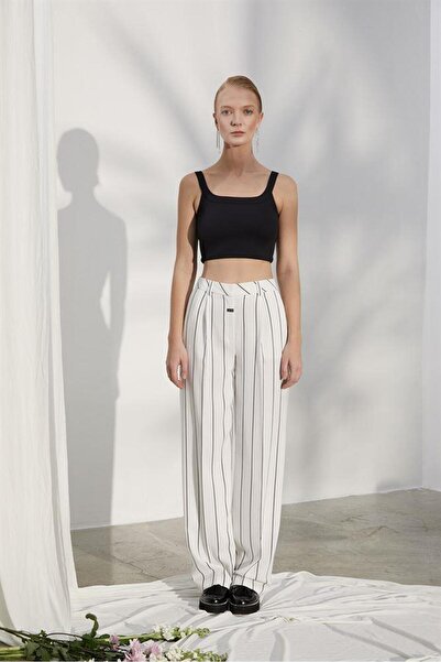 Naar Women's Wide Leg Wide Cut Regular Waist Ecru Trousers NAAR81204-EKRU