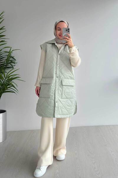 Ka Hijab Water Green Quilted Vest - Pocket Detail