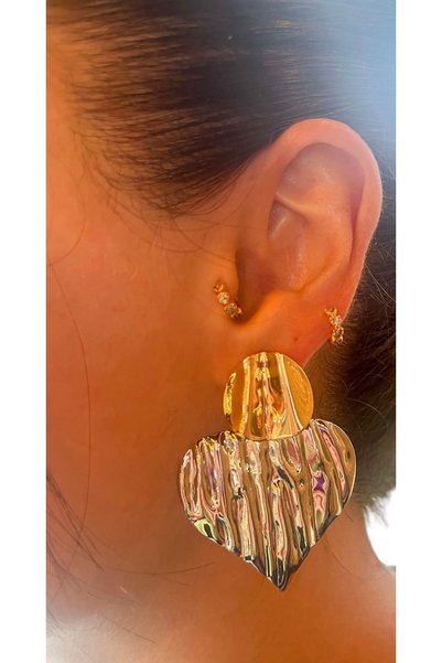 satya Ezme Plate Dangle Heart Earrings