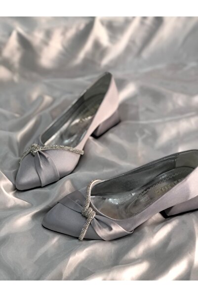 Hg Ayakkabı NELLY EZÜST SZATÉN KŐSZALAG 4 CM-ES SARKÚ CIPŐ