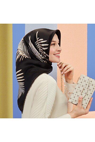 Armine Eșarfă de mătase Nostalgia - 8548-09 Black bej-gri Sura