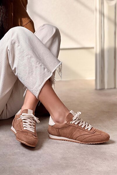 NİŞANTAŞI SHOES Dámská šněrovací sportovní obuv Helen Brown Suede Flat Sole