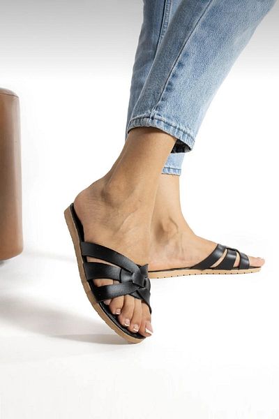 DOKA Women's Black Ven Slippers