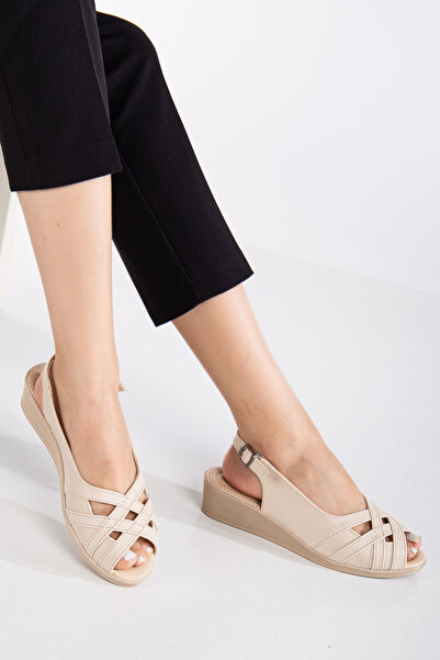 Goteen صنادل نسائية صيفية ذات نعل كريمي لتقويم العظام