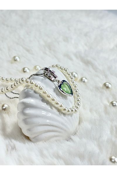 Store Women's Necklace with Double Pearl and Green Heart Stylish, Elegant and Trendy Accessory