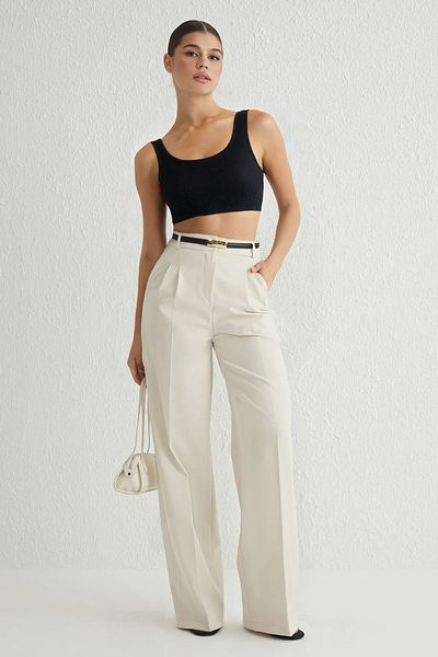 Trendyol Collection Ecru Plissee-Hose mit weitem Bein, gewebt